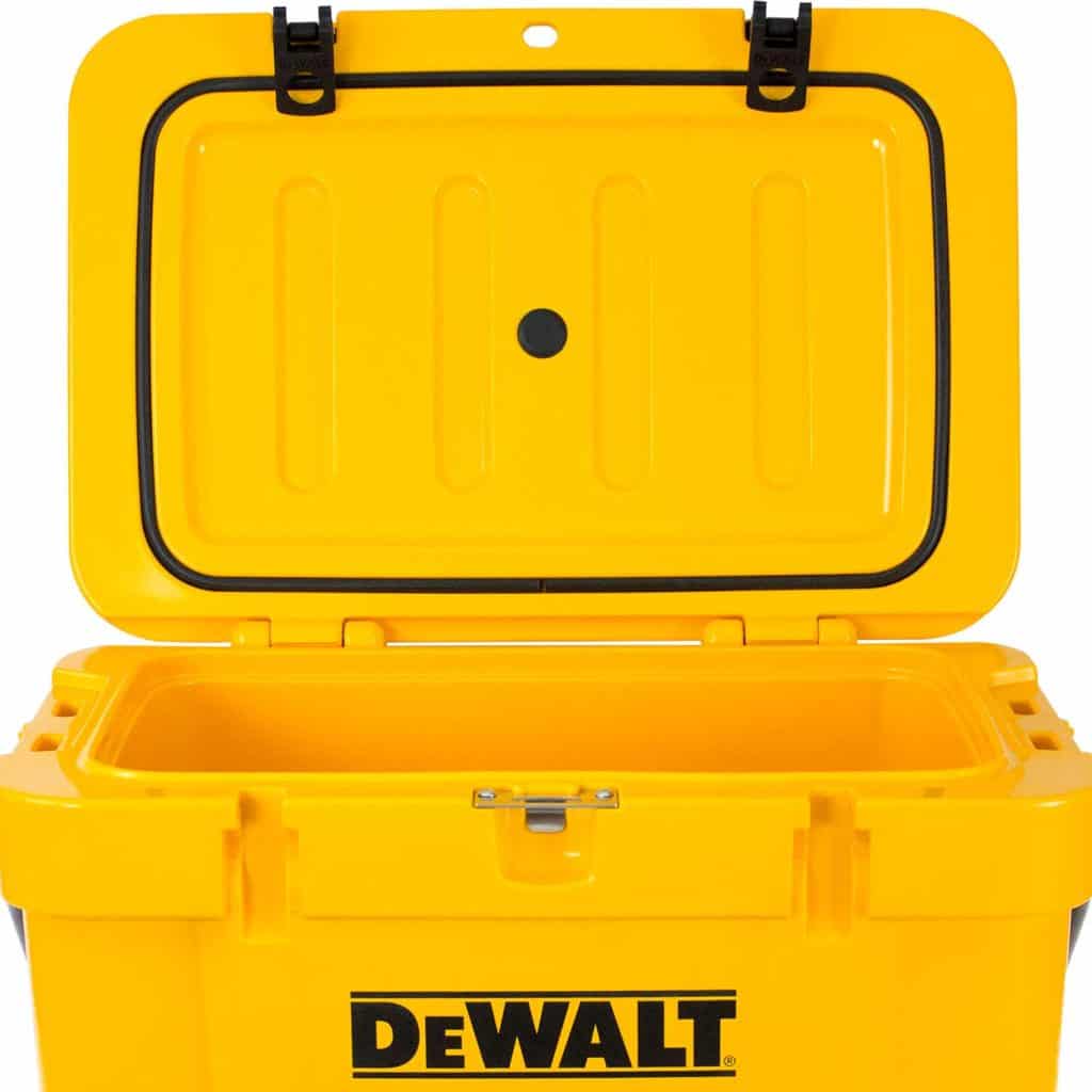 25 QUART COOLER DEWALT Coolers